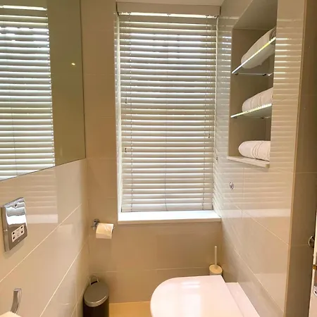 Hyde Park Corner House Homestay
