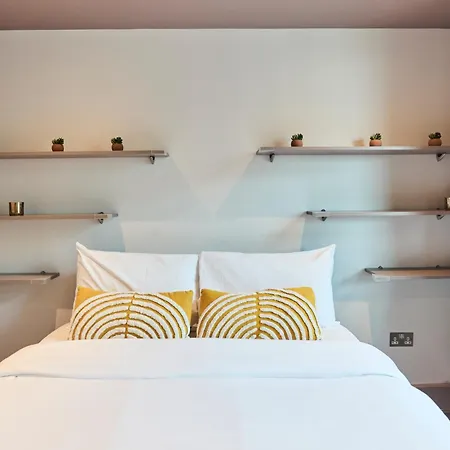 The Vauxhall Hideout - Comfy 2bdr Flat With Balcony Apartment