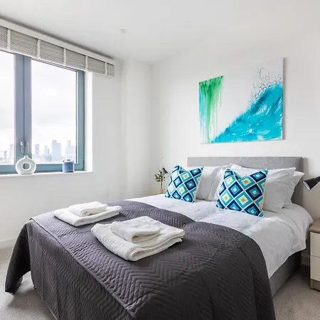 Apartment Modern 2bd Flat In Canary Wharf With And River Views