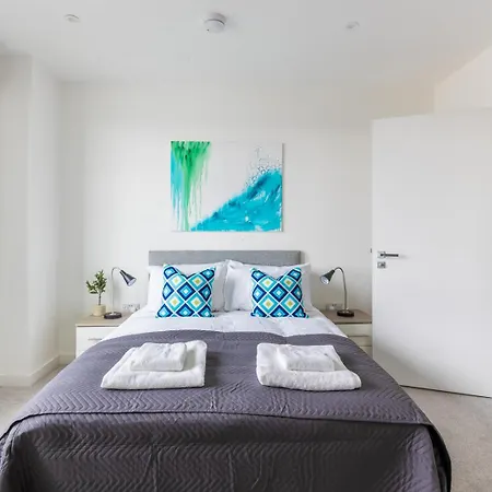 Modern 2bd Flat In Canary Wharf With And River Views Apartment *