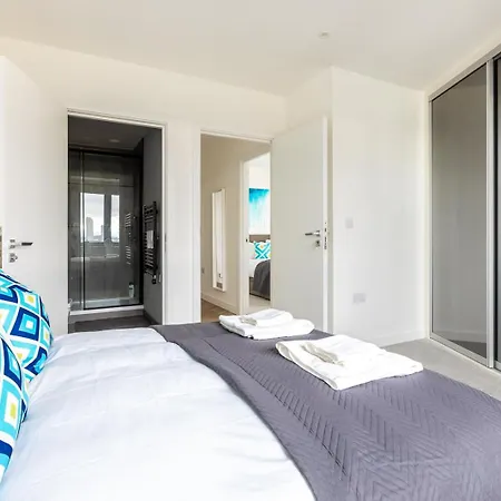 Modern 2bd Flat In Canary Wharf With And River Views Apartment