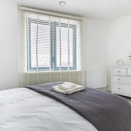 Modern 2bd Flat In Canary Wharf With And River Views *