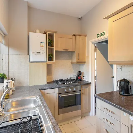 Chrystal Palace With Free Parking Lambeth * London