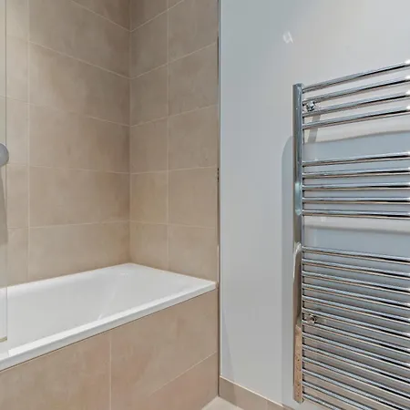 Elegant 2br Flat On 20th Floor Near Many Attractions Apartmán