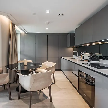 Arcadia Residences - Luxury In Kensington Apartment *