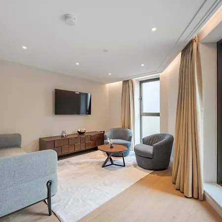 Arcadia Residences - Luxury In Kensington Apartment