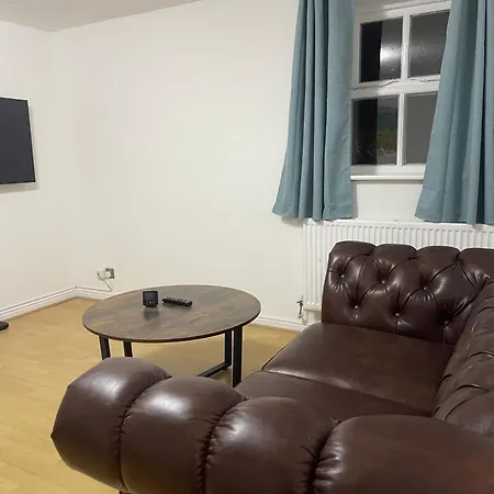 2bed Cozy Spacious - 15min To Canary Wharf O2 Excel London