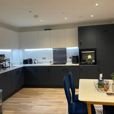 Homestay West Heights Se