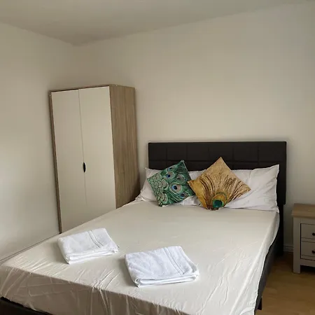 2bed Cozy Spacious - 15min To Canary Wharf O2 Excel