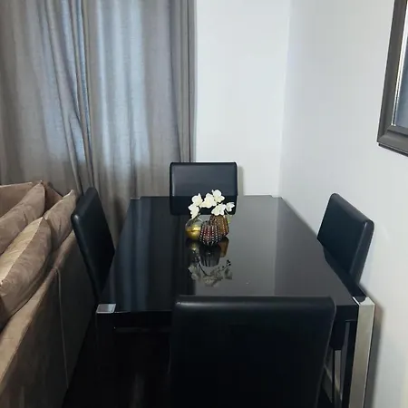 Apartment Frobisher *