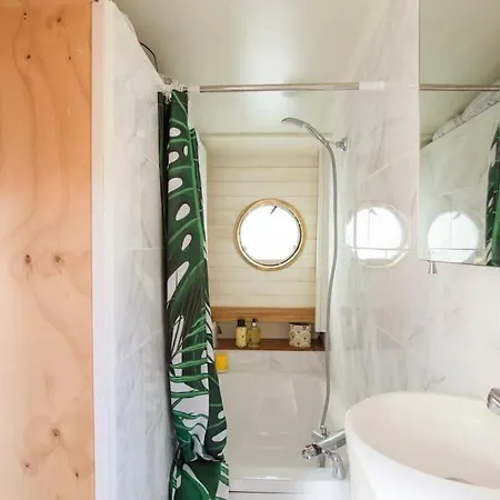 Slash Arts Houseboat On Secluded Mooring In Botel *
