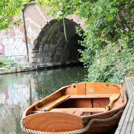 Botel Slash Arts Houseboat On Secluded Mooring In