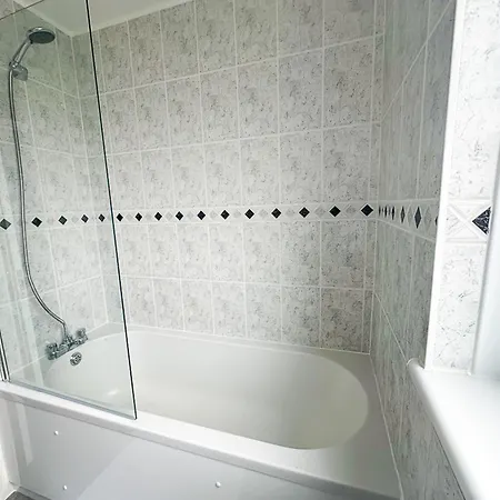 3 Bedroom Flat Haggerston, Hackney, Apartment *
