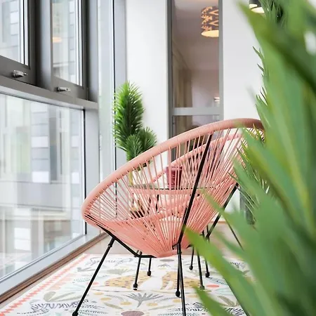 Stylish Urban Sanctuary With Parking