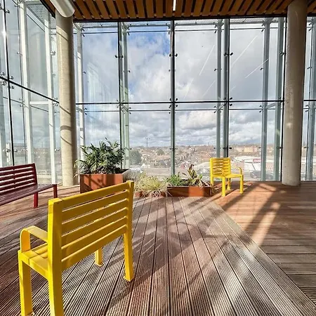 Apartment Stylish Urban Sanctuary With Parking *