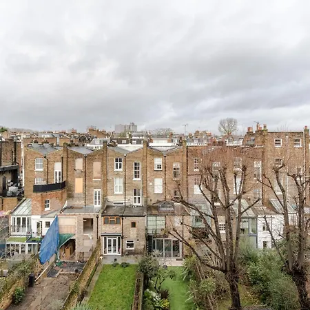 Light-filled Primrose Hill Rooftop Retreat