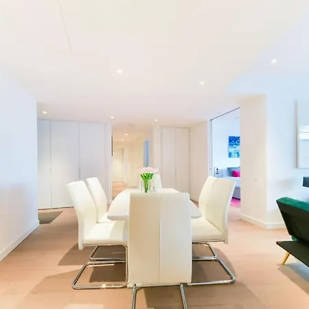 Apartment Luxury 3 Bedroom Battersea Power *
