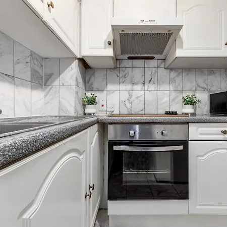 Baker 204 London