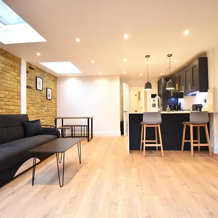 Stunning 2 Bed *