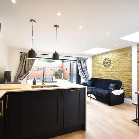 Stunning 2 Bed