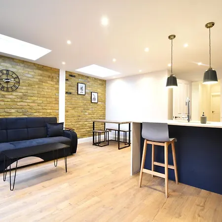 Apartment Stunning 2 Bed *