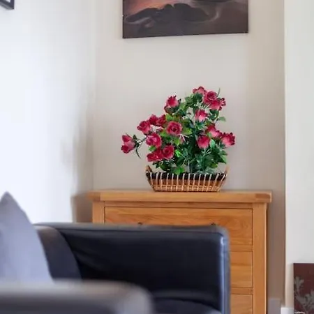 Spacious & 3-bed Flat By Popular Waterloo! 伦敦
