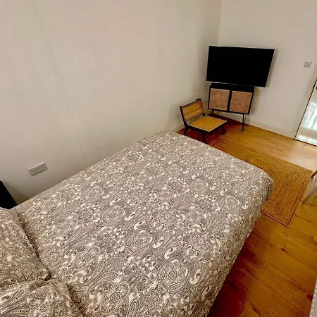 Flat 6 In Aldgate Apartment *