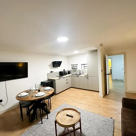 Apartment Flat 6 In Aldgate *