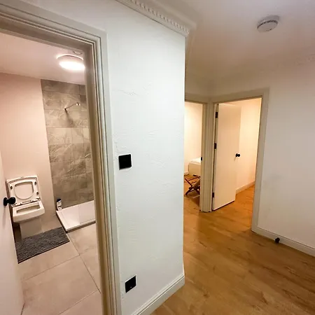 Apartment Flat 6 In Aldgate London