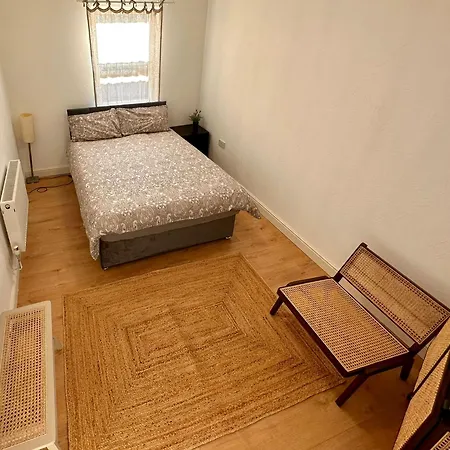 Flat 6 In Aldgate