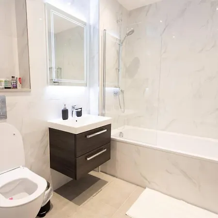 D & D Luxury Stanmore (Greater London)