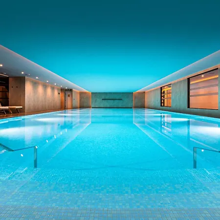 ホテル Harbour & Richmond 4*