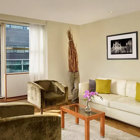 Park Plaza Victoria 4*
