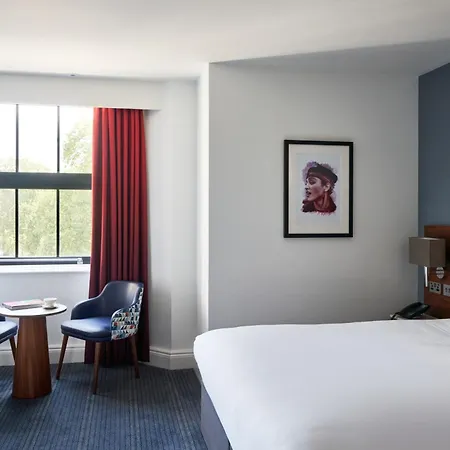 The Cumberland, Hotel