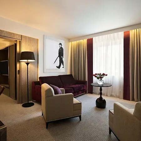 Hilton Angel Islington 4*