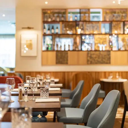 Doubletree By Hilton Victoria 4*