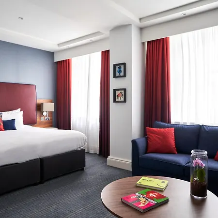 The Cumberland, Hotel