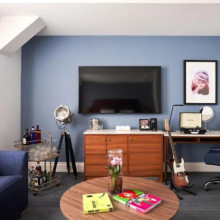 The Cumberland, Hotel 4*