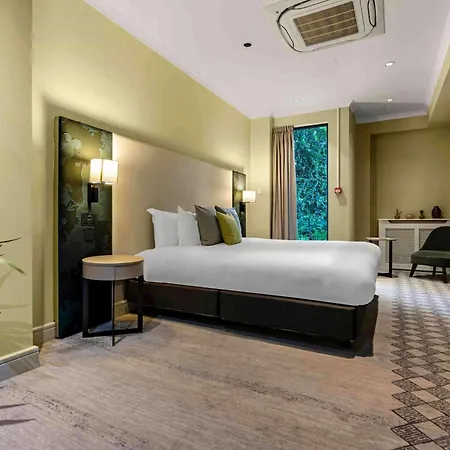 מלון Doubletree By Hilton Kensington