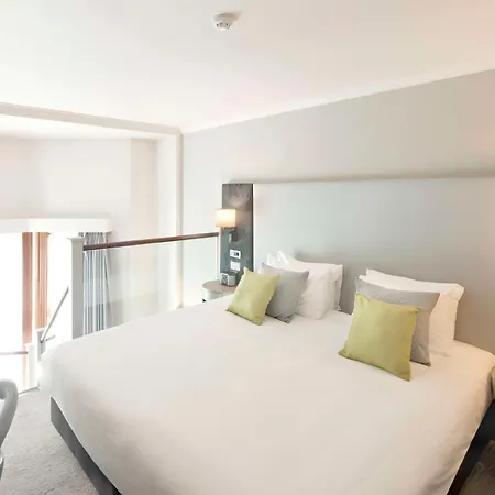 Doubletree By Hilton Kensington 4* לונדון