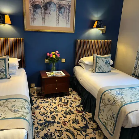 Hotel London Lodge Hotel 3*