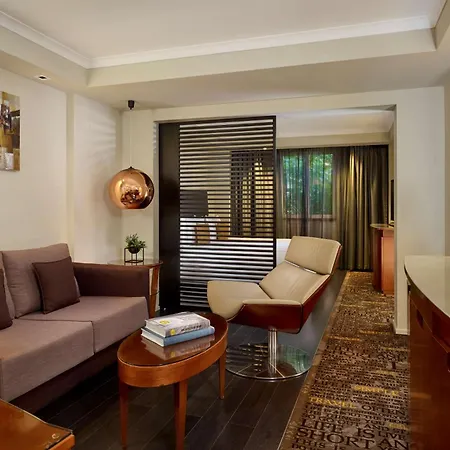 Hotel Park Plaza Victoria 4*