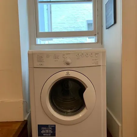 Hyde Park 3bed With Patio As Seen On Tv House Hunters International *