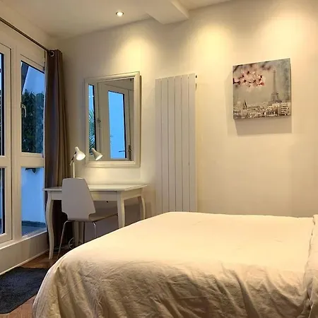 Hyde Park 3bed With Patio As Seen On Tv House Hunters International *