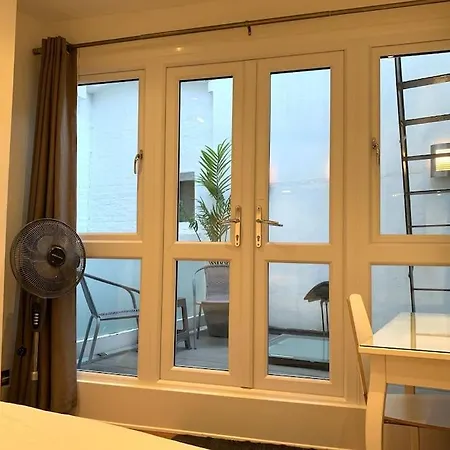 Hyde Park 3bed With Patio As Seen On Tv House Hunters International * London