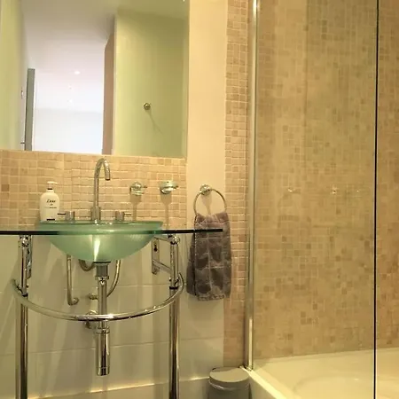 Hyde Park 3bed With Patio As Seen On Tv House Hunters International Apartment London