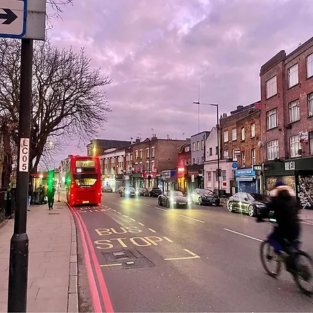 Hackney - En-suite & Amenities Hotel