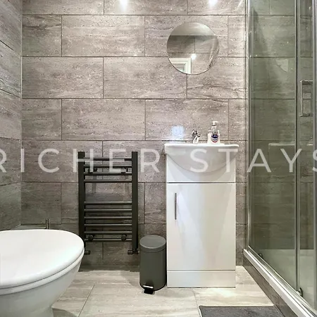 Hackney - En-suite & Amenities 4*