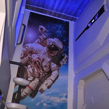 Kapslový hotel Cosmos Capsule Coworking