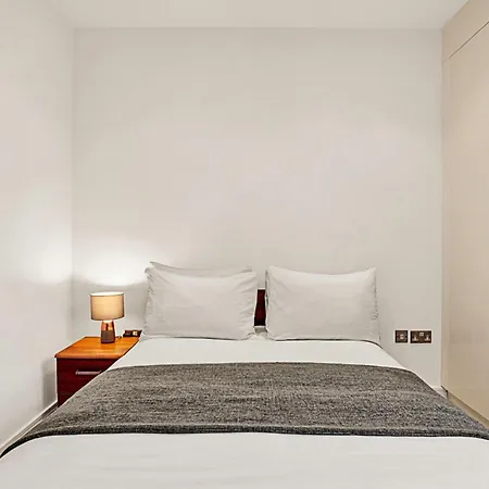 Urban Retreat Stylish 1-bed Bliss Apartment *